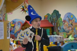 Spettacolo di magia per i bambini al policlinico Santa Maria alle Scotte