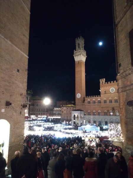 Siena, il 3 e 4 dicembre torna la magia del Mercato nel Campo
