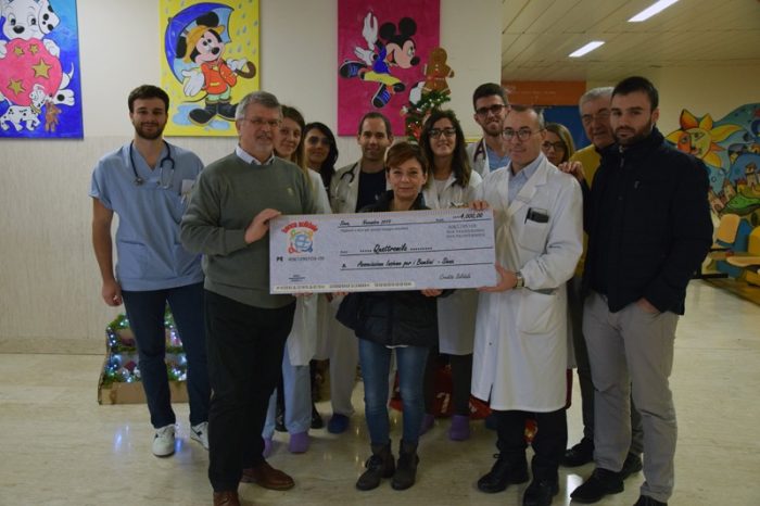 Soci Siena Unicoop Firenze: donato assegno all&rsquo;associazione &ldquo;Insieme per i bambini&rdquo;