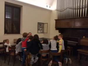 Cantare insieme per conoscere la tradizione e imparare a sperimentare. Parte il coro per ragazzi del Community HUB