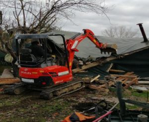 Poggibonsi, demoliti manufatti abusivi a Campotatti