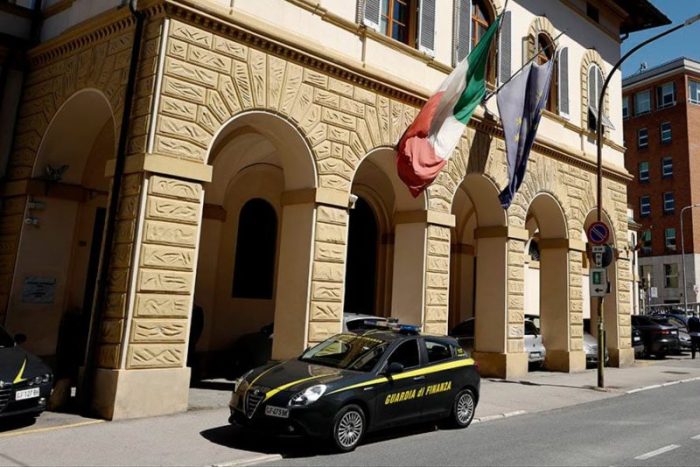 Nasconde 30.000&euro; al Fisco, nei guai una badante