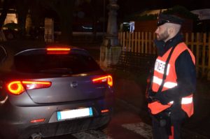 Ubriaco alla guida aggredisce i Carabinieri: arrestato
