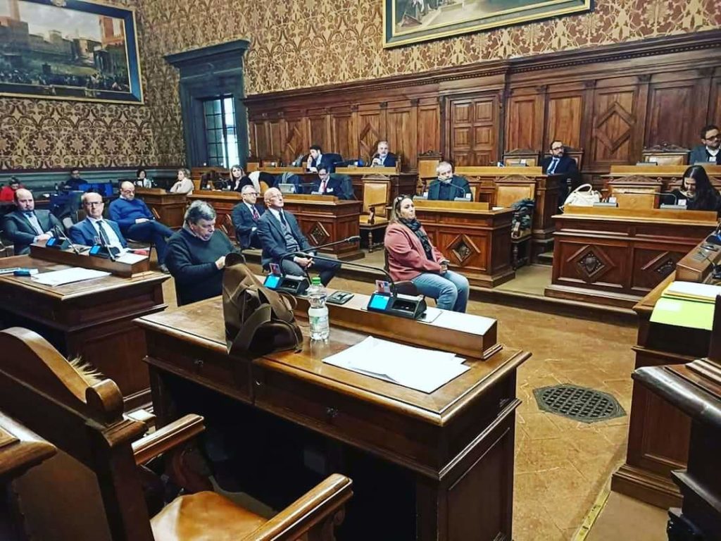 Consiglio comunale: via libera ai gel disinfettanti in scuole e musei