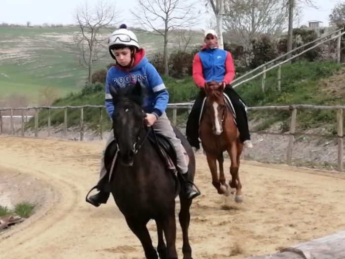 Stop forzato anche per equitazione e ippica