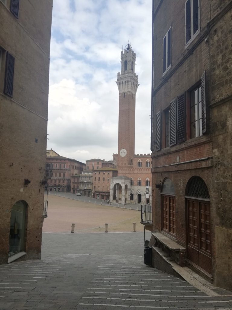 Coprifuoco coronavirus, centro di Siena completamente deserto nel weekend