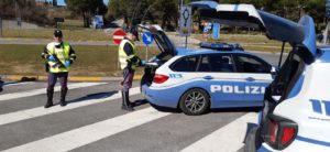 Ubriaco alla guida, incappa nel controllo della Polizia: denuncia e multa per 52enne senese