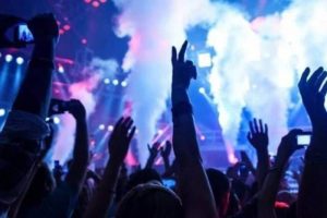 Universit&agrave; chiuse e locali aperti: a Siena si fermano le lezioni ma non la movida