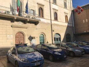50enne proveniente dalla provincia di Firenze passeggia per Siena senza un valido motivo