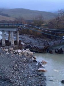 Cassia, crolla il viadotto sul fiume Paglia