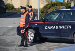 Fanno il bagno alle terme per Pasquetta, sorpresi dai carabinieri: multati 3 giovani