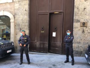 Fises e Terrecablate Reti e Servizi: blitz della Finanza, 4 indagati e 2 sospensioni dal pubblico impiego