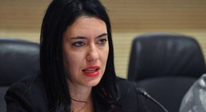 Azzolina: "Non si torna a scuola, ancora troppi rischi"