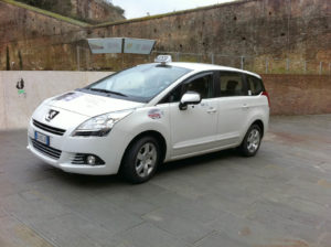 Taxi, da oggi arrivano le consegne a domicilio