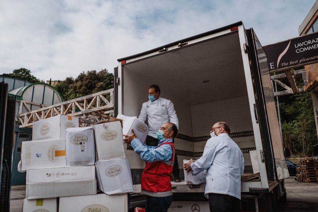 I cuochi senesi a sostegno delle famiglie pi&ugrave; bisognose