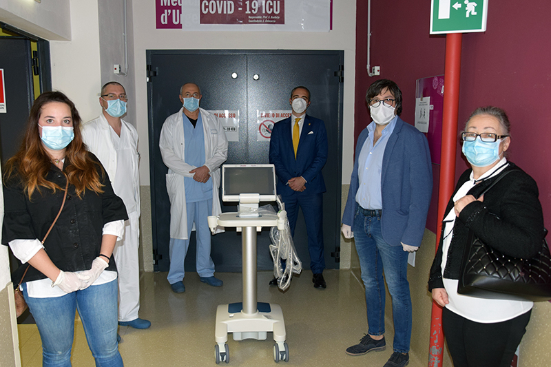 La Nobile Contrada dell&rsquo;Aquila dona un ecografo per l&rsquo;emergenza Covid-19