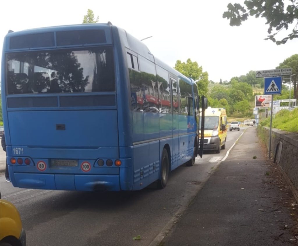 Pedone investito in Viale Toselli: traffico bloccato