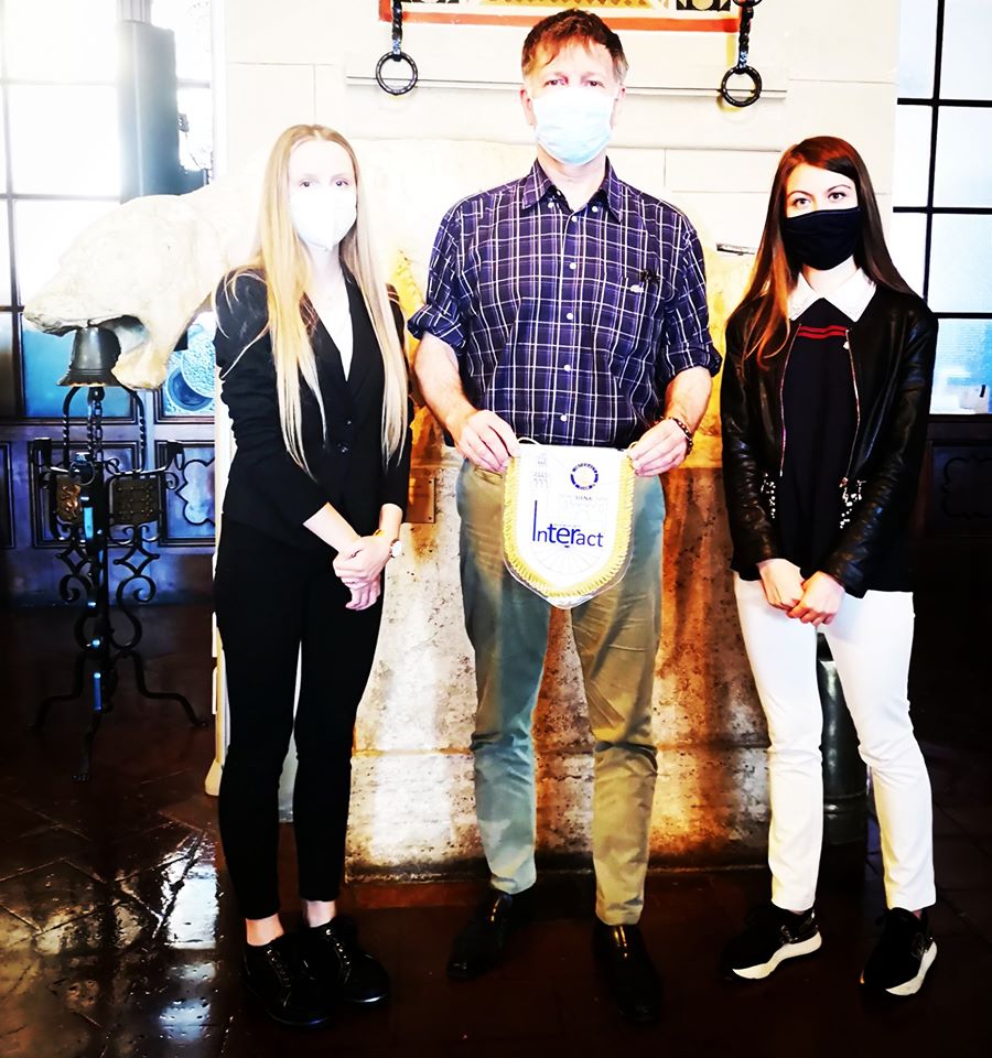 Giovani Interact Club donano al Comune di Siena somma per le famiglie in difficolt&agrave;