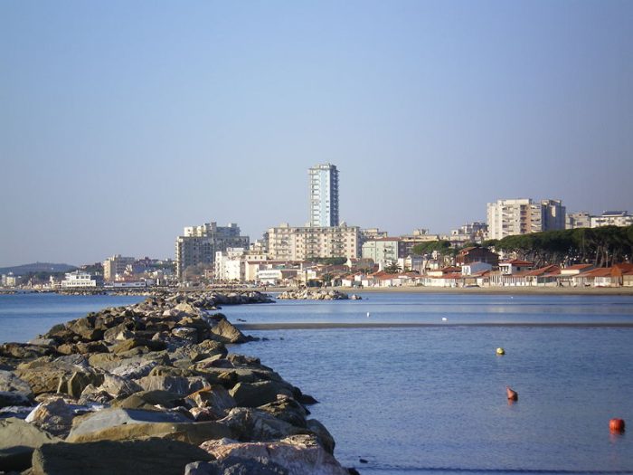 I commercianti di Follonica: "Canzone contro i senesi al mare? Fuori luogo"