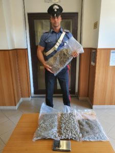Giovane corriere della droga arrestata dai carabinieri