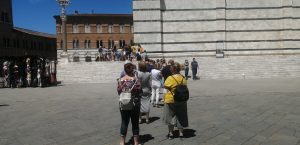 I turisti tornano a fare la fila per visitare il Duomo