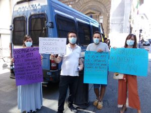 Insegnanti precari senesi protestano a Firenze: "A queste condizioni non torniamo in classe"