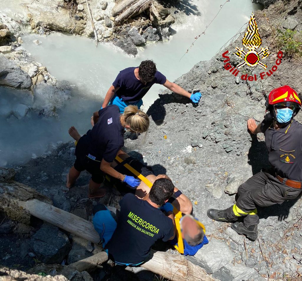 Cadono alle terme di San Filippo, trasportati alle Scotte