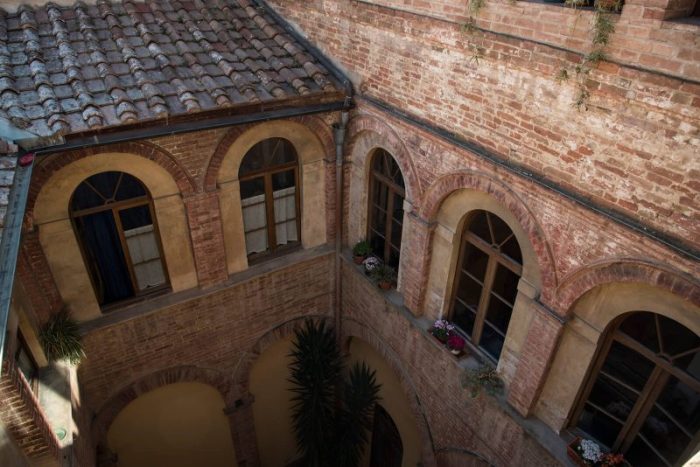 Asp Citt&agrave; di Siena: focolaio alla Rsa Beccafumi, 18 positivi