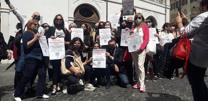 Rischio "protesti", il manifesto dei commercianti. Domani la manifestazione in Piazza del Campo