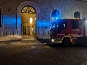 Fumo in Piazza Matteotti intervengono i Vigili del fuoco