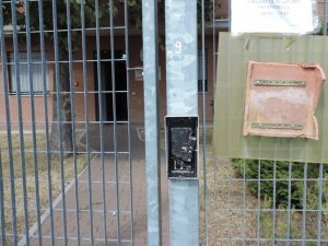 Picchia la fidanzata e vandalizza la stazione dei carabinieri: 29enne in carcere