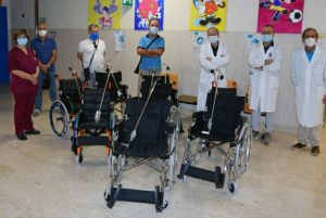 Gruppo di ex ferrovieri dona 8 carrozzine per i piccoli pazienti delle Scotte