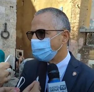 Millozzi e Rossi : "lanciata una bottiglia ad un uomo chiamandolo per nome"