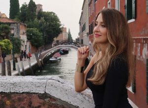 La senese Camilla Bellini sul Red Carpet di Venezia