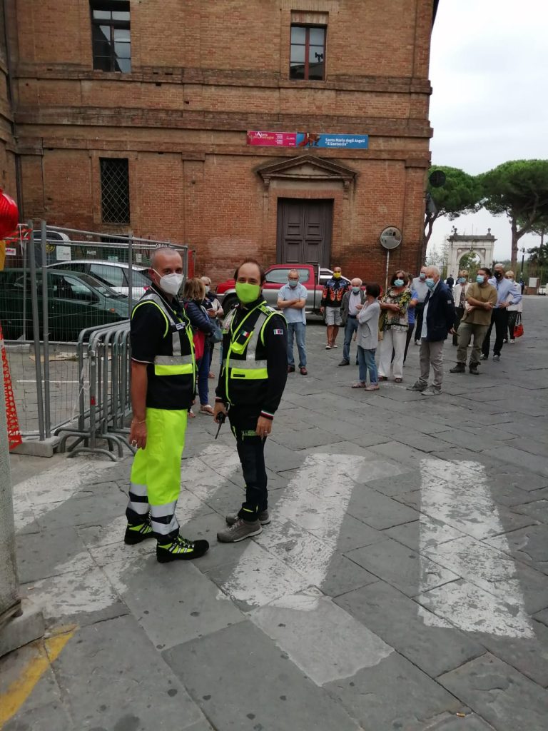 Oltre 200 i volontari fuori dai seggi elettorali contro il Covid