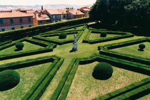 San Quirico d'Orcia, i Colori del Libro: passeggiata letteraria alla scoperta degli Horti Leonini e del giardino contemporaneo