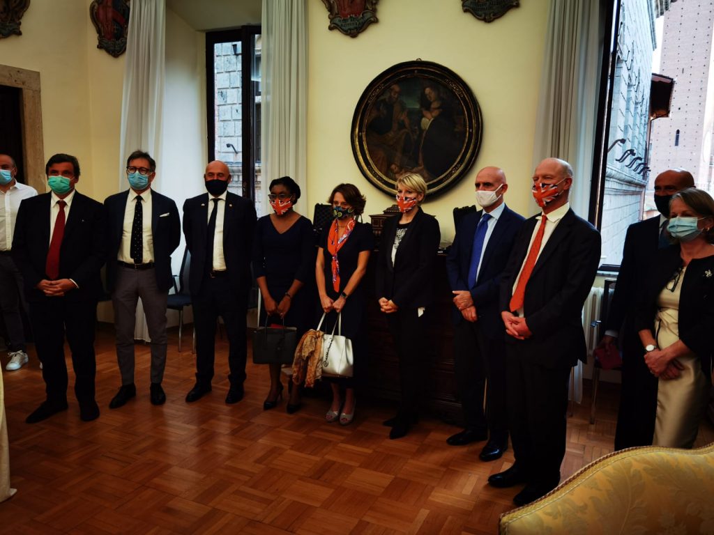 A Siena si rafforza il rapporto Italia-Gran Bretagna: aperti i lavori della XXVIII edizione della Pontignano Conference