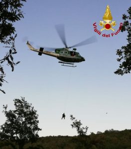 Uomo disperso nel bosco ad Asciano, interviene l'elicottero