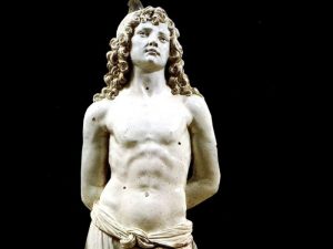 Da Montalcino a Parigi, il San Sebastiano di Andrea Della Robbia in mostra da domani al Louvre