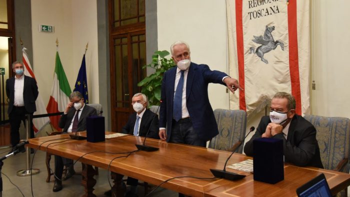 Pegaso d&rsquo;oro a Landi e Rappuoli, Giani: "Messaggio di speranza e di concretezza"