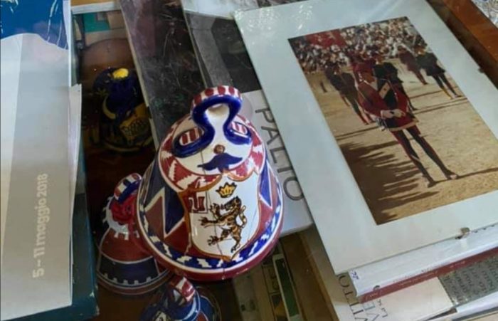 La Pantera acquista 150 campanine da regalare ai bambini