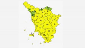 Toscana, codice giallo per vento fino a domani sera