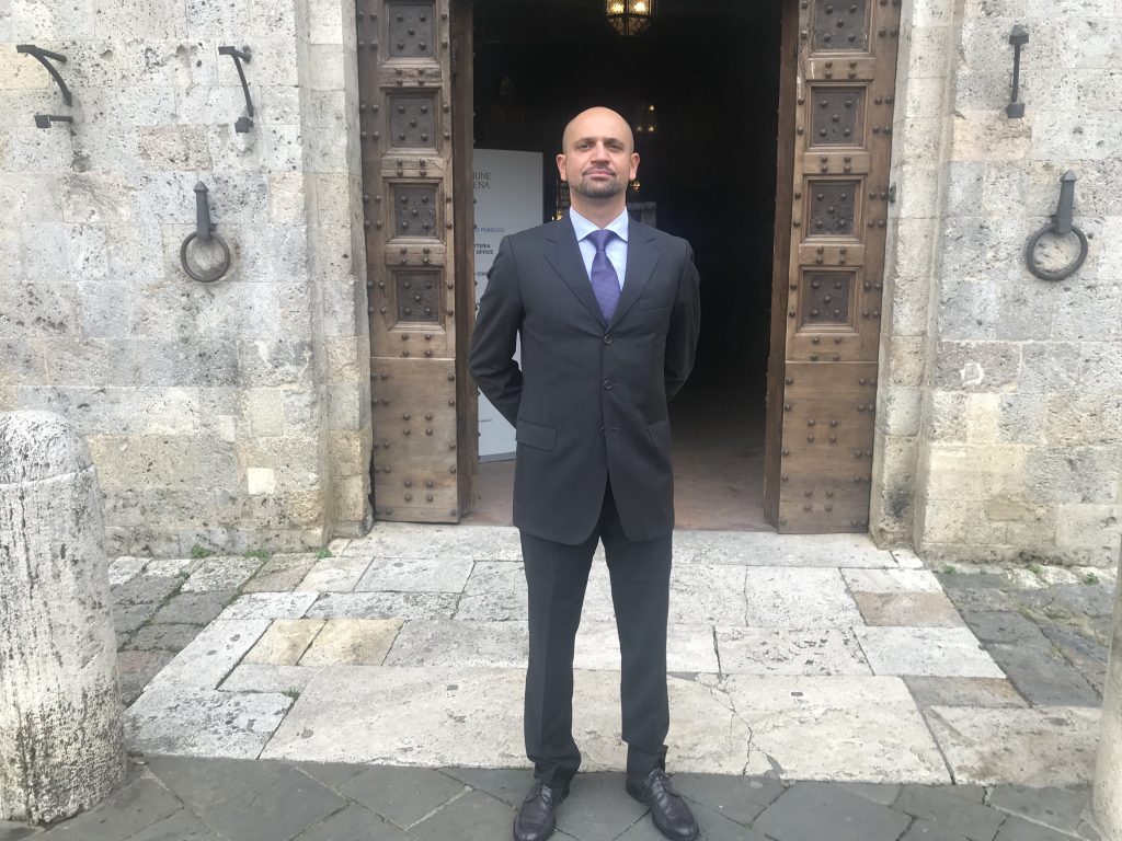 Siena, giudice del lavoro dà ragione all'ex comandante Tafuro: la revoca dell'incarico fu illegittima