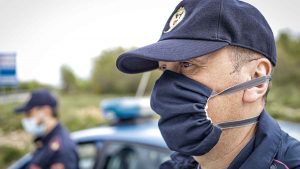 Circola in moto senza assicurazione, sanzione e sequestro del mezzo