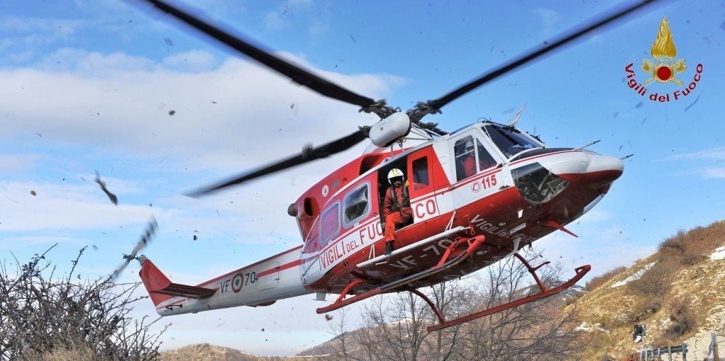 I vigili del fuoco salvano tre persone disperse nel bosco