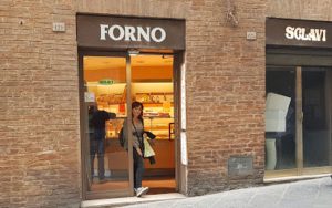 I sindacati: "L’azienda Sclavi licenzia un numero importante di lavoratori con modalità ambigue"