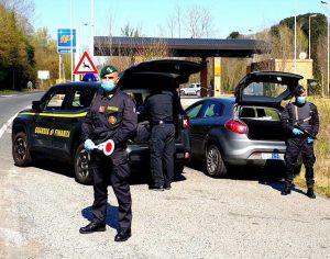 Trasporta non autorizzato rifiuti speciali, Finanza multa autista di camion