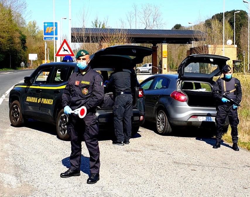 Trasporta non autorizzato rifiuti speciali, Finanza multa autista di camion