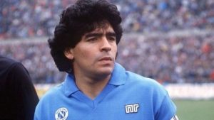 &Egrave; morto Maradona. Gioc&ograve; a Siena una delle prime partita in Italia