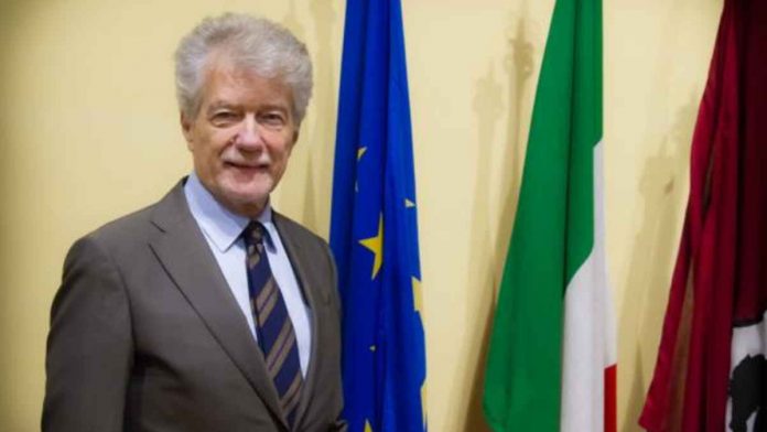 Siena e Grosseto fuori da zona rossa, il sindaco di Arezzo: “Siamo un’unica Asl: o tutti o nessuno” Siena e Grosseto fuori da zona rossa, il sindaco di Arezzo: “Siamo un’unica Asl: o tutti o nessuno”